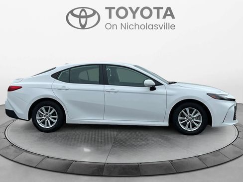 Used 2025 Toyota Camry LE image 6