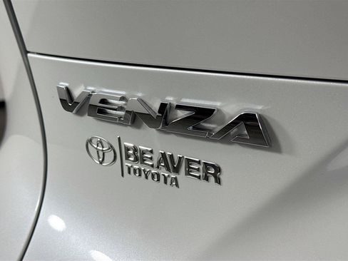 Certified 2023 Toyota Venza LE AWD/4WD image 14