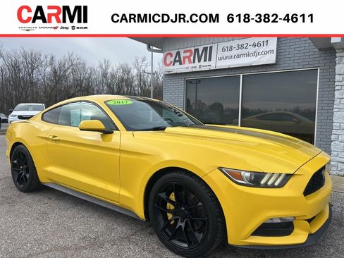 Used 2017 Ford Mustang V6 image 1