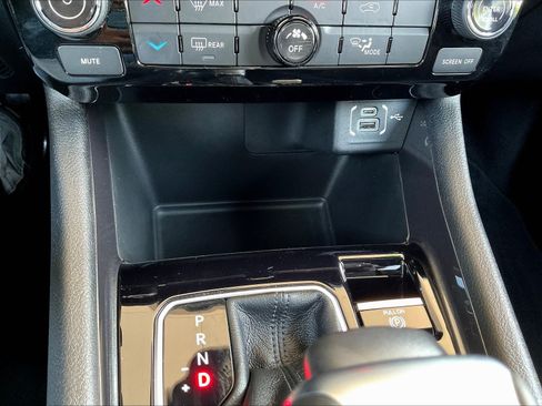 Used 2023 Jeep Compass Latitude AWD/4WD image 15