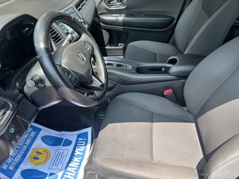 Used 2020 Honda HR-V LX image 9