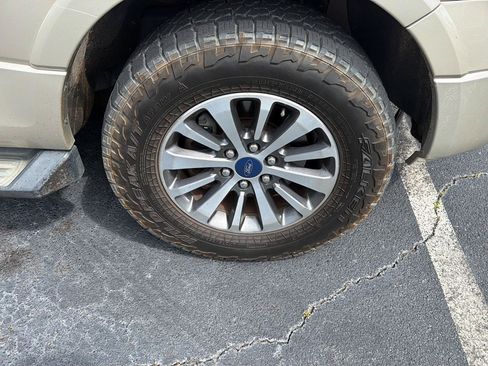 Used 2017 Ford Expedition EL XLT w/ Equipment Group 202A AWD/4WD image 7