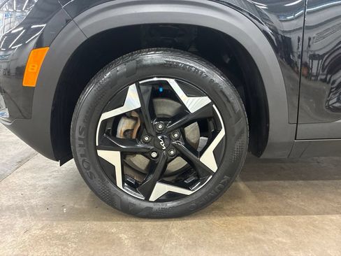 Certified 2024 Kia Seltos EX AWD/4WD image 12