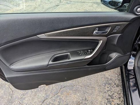 Used 2017 Honda Accord Touring image 10