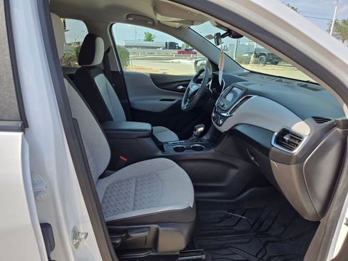 Certified 2024 Chevrolet Equinox LS w/ LS Convenience Package FWD image 23