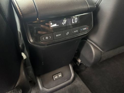 Used 2023 Toyota Highlander XSE AWD/4WD image 20