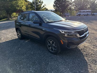 Used 2022 Kia Seltos EX