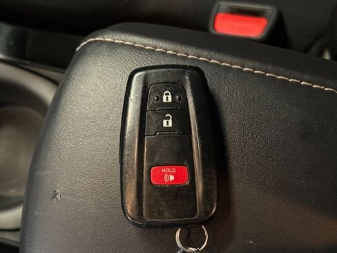 Used 2022 Toyota Corolla SE FWD image 17