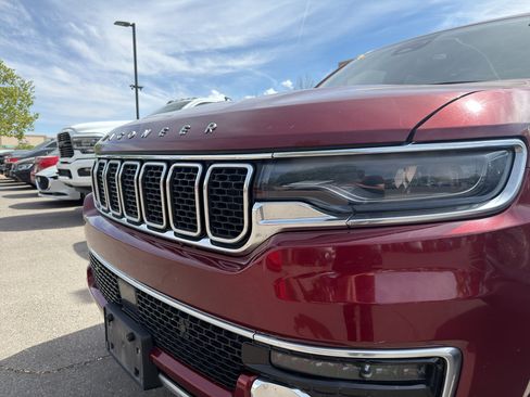 Used 2023 Jeep Wagoneer L Series II image 15