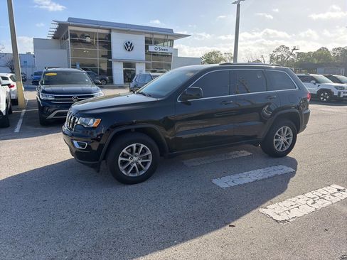 Used 2021 Jeep Grand Cherokee Laredo image 15