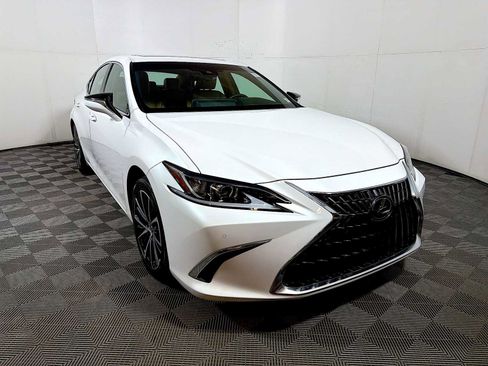 Used 2024 Lexus ES 350 w/ Premium Package FWD image 2