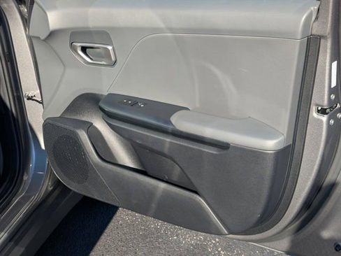 Used 2025 Kia K4 LXS image 13