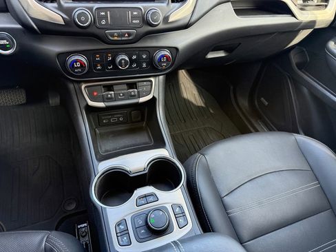 Used 2024 GMC Terrain Denali w/ Denali Premium Package image 21