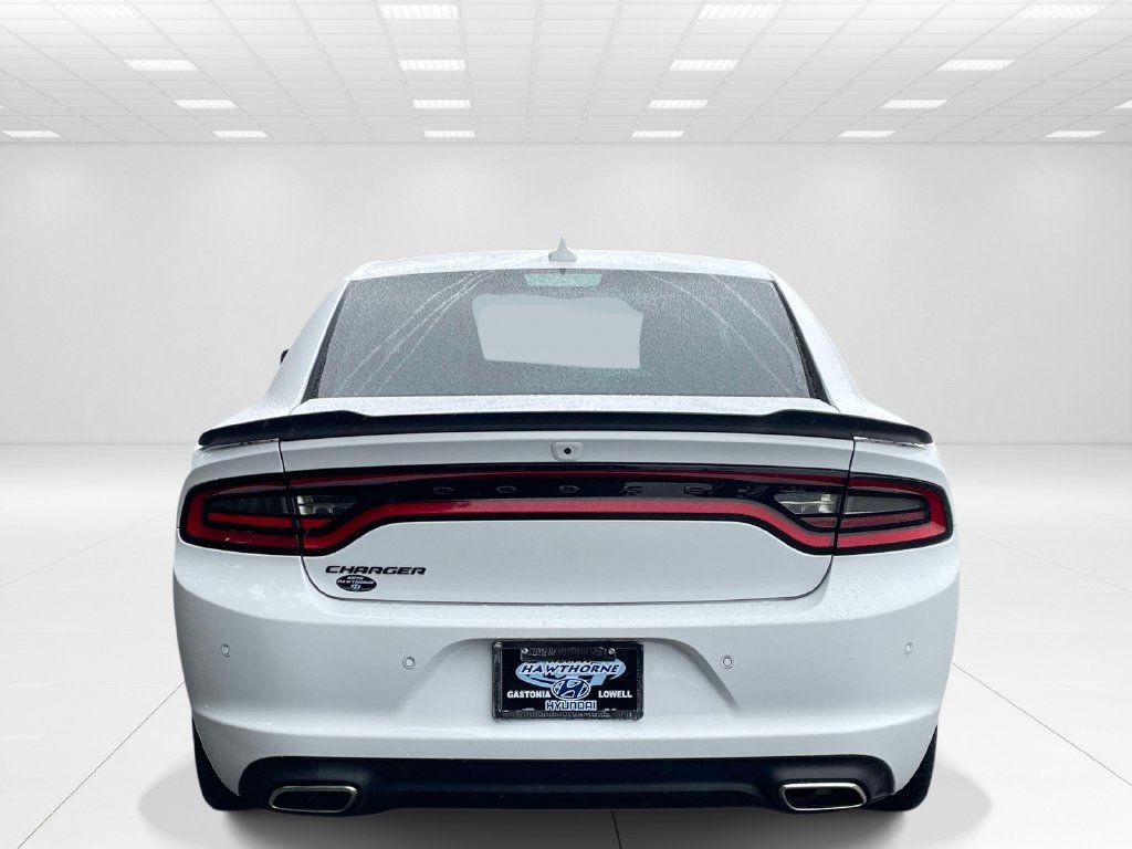 Used 2023 Dodge Charger SXT w/ Blacktop Package RWD image 5