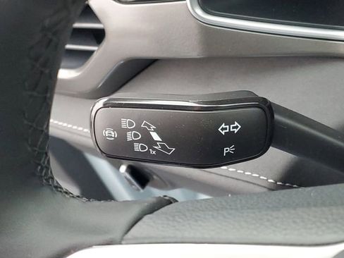 New 2026 Volkswagen Taos SE image 18