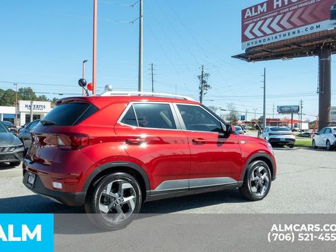 Used 2024 Hyundai Venue Limited FWD image 6
