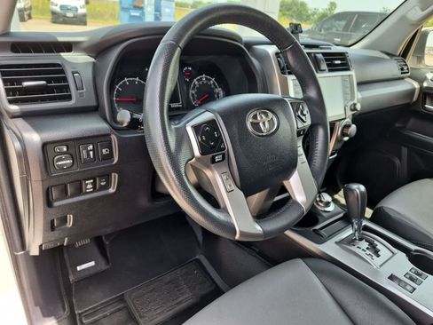 Used 2022 Toyota 4Runner SR5 Premium w/ Moonroof Package AWD/4WD image 10
