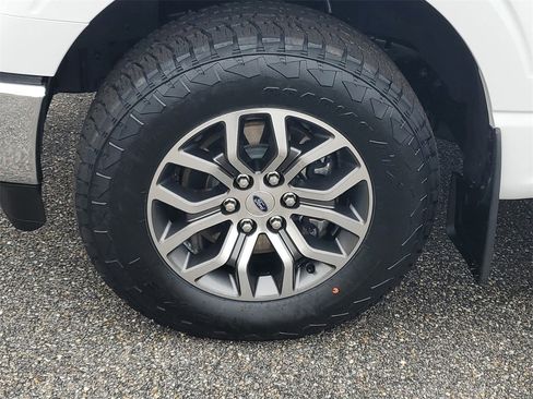 Used 2021 Ford F150 Lariat w/ Equipment Group 501A Mid image 30