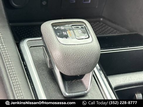 Used 2023 Nissan Pathfinder Platinum w/ Black Appearance Package FWD image 41