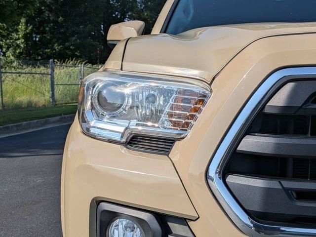 Used 2019 Toyota Tacoma SR5 AWD/4WD image 12