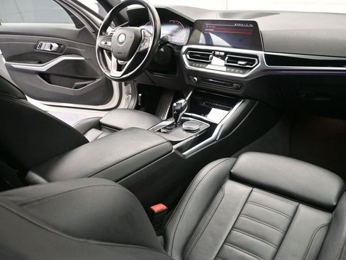 Used 2019 BMW 330i xDrive Sedan w/ Premium Package AWD/4WD image 17