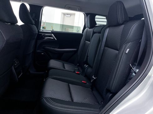 New 2025 Mitsubishi Outlander ES image 25