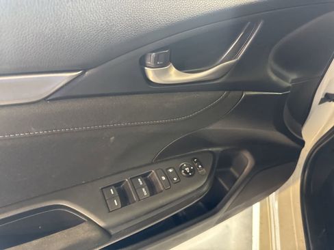 Used 2020 Honda Civic EX image 18
