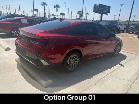 Used 2024 Hyundai Elantra SEL FWD image 4