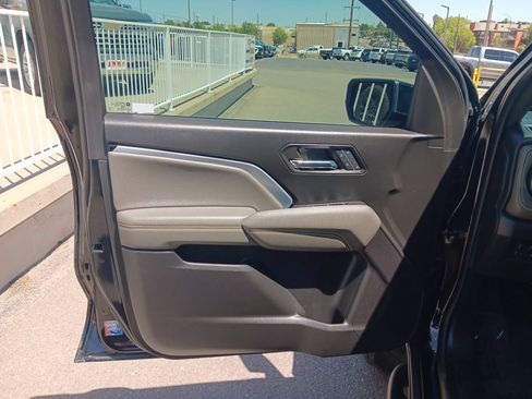 Used 2023 Chevrolet Colorado ZR2 w/ ZR2 Convenience Package III AWD/4WD image 10