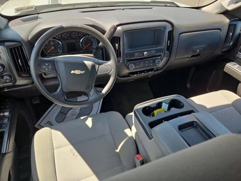 Used 2018 Chevrolet Silverado 1500 Custom w/ Custom Convenience Package AWD/4WD image 3