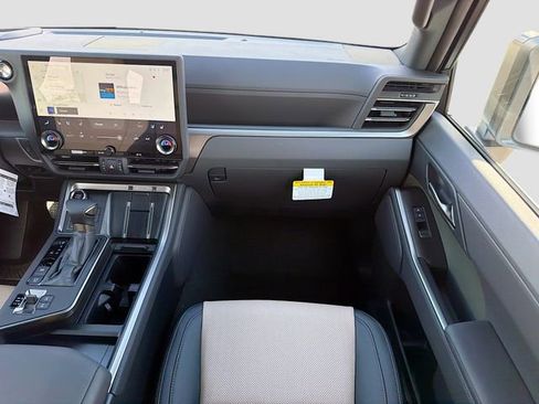 New 2026 Lexus GX 550 image 18