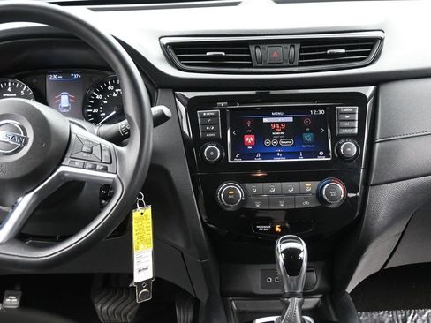 Used 2018 Nissan Rogue S image 15