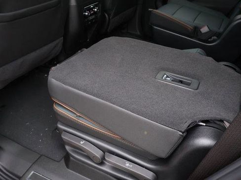 New 2026 GMC Yukon AT4 AWD/4WD image 17
