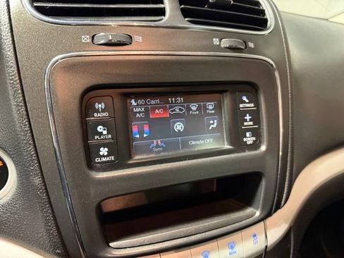 Used 2018 Dodge Journey SE w/ Connectivity Group FWD image 17