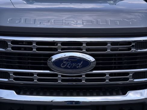 Used 2024 Ford F250 XLT AWD/4WD image 12