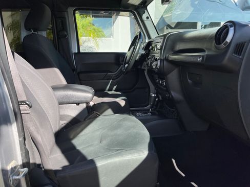 Used 2016 Jeep Wrangler Unlimited Sport w/ Quick Order Package 24S AWD/4WD image 21