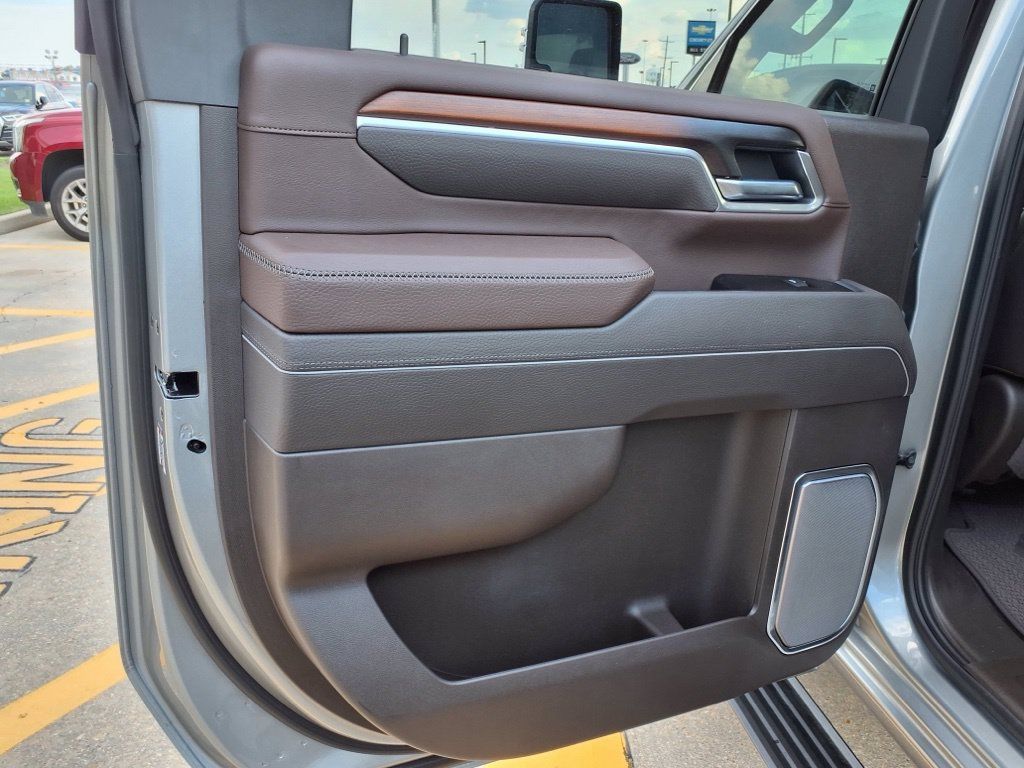 Used 2026 GMC Sierra 2500 Denali w/ Denali Reserve Package AWD/4WD image 16