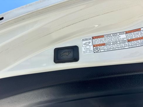 Used 2018 Toyota RAV4 Limited w/ Advanced Technology Package AWD/4WD image 23