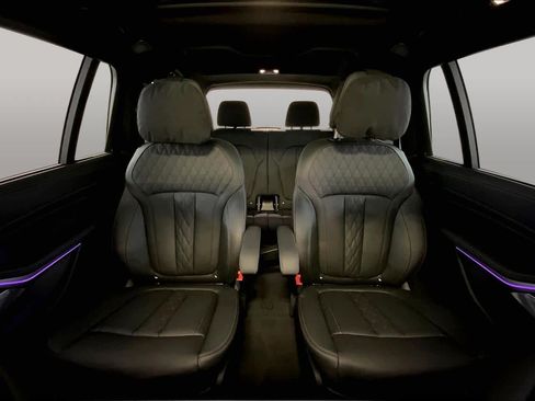 Used 2025 BMW X7 M60i AWD/4WD image 19