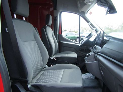 Used 2024 Ford E-Transit 148 Medium Roof image 34