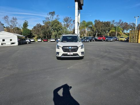 Used 2023 Subaru Forester Touring image 2