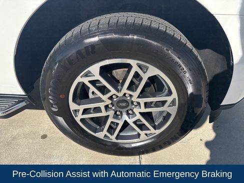 Used 2020 Ford Expedition XLT w/ Equipment Group 202A image 10