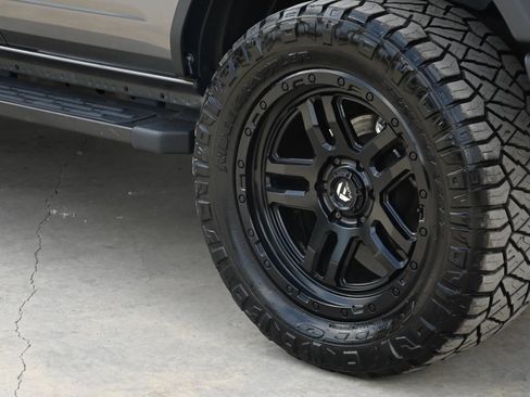 Used 2023 Ford Bronco 4-Door AWD/4WD image 9