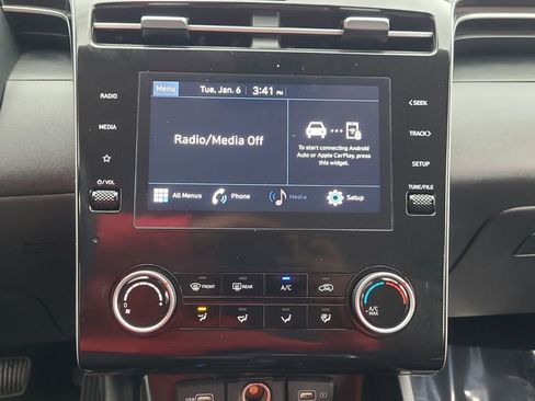 Used 2024 Hyundai Tucson SE image 23