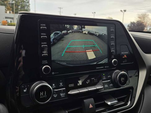 Certified 2022 Toyota Highlander XLE image 25