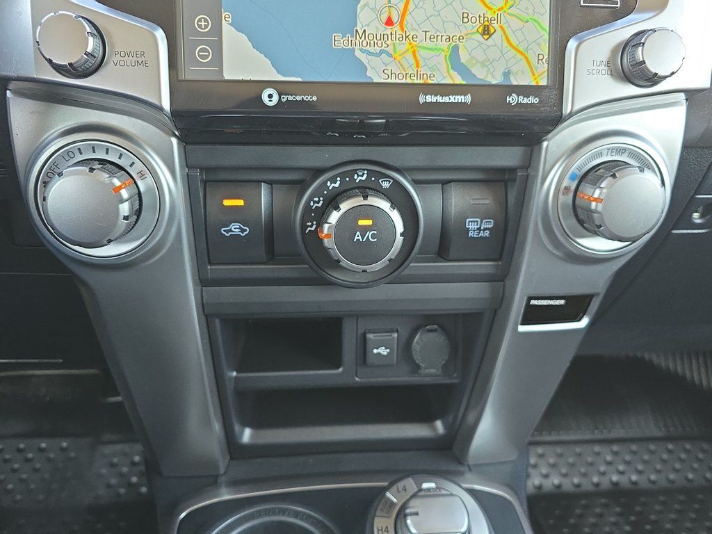 Used 2022 Toyota 4Runner SR5 Premium w/ Moonroof Package AWD/4WD image 26