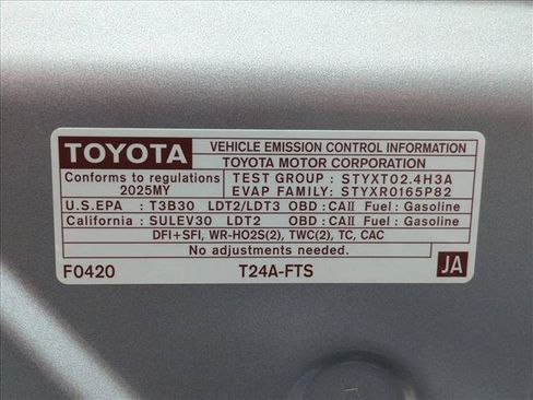 Used 2025 Toyota Tacoma SR5 AWD/4WD image 24