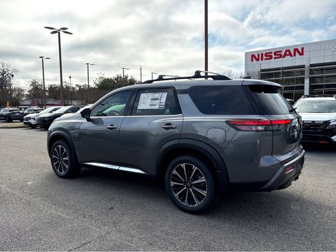 New 2026 Nissan Pathfinder Platinum w/ Accent Package FWD image 29