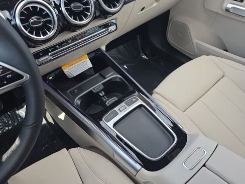 New 2026 Mercedes-Benz GLB 250 image 25