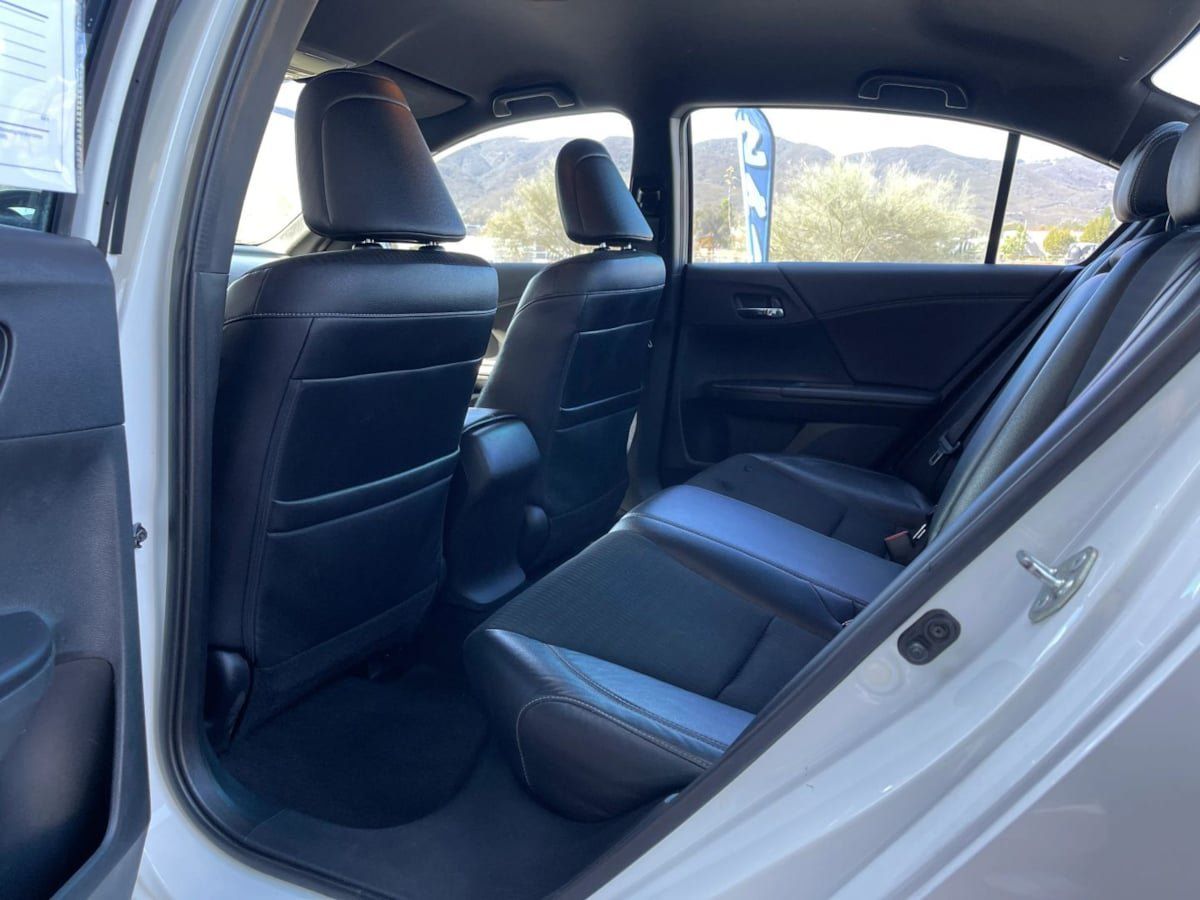 Used 2017 Honda Accord Sport image 25